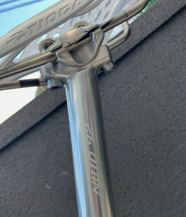 Seat post on the Kuwahara GAAP