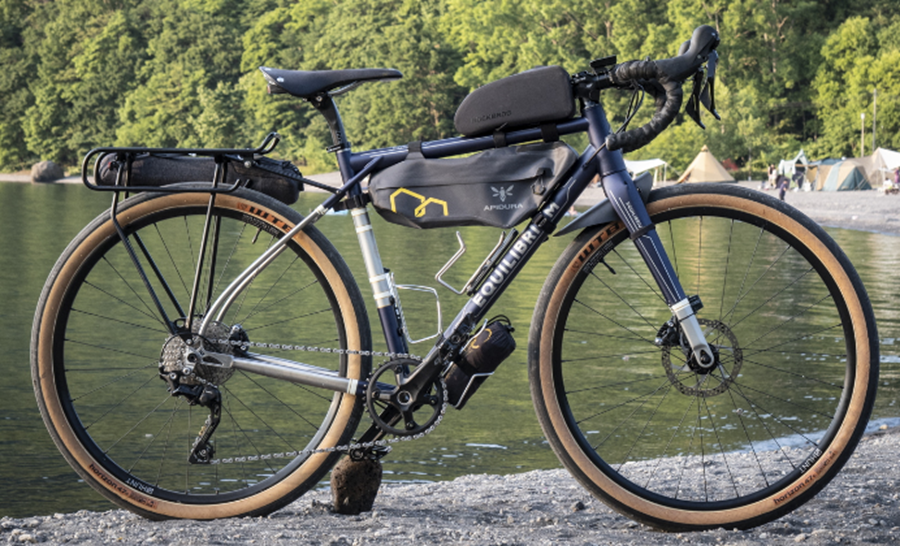 Equilibrium touring model