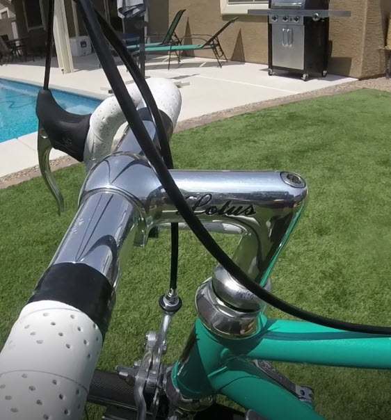 Lotus bicycle pantograph stem